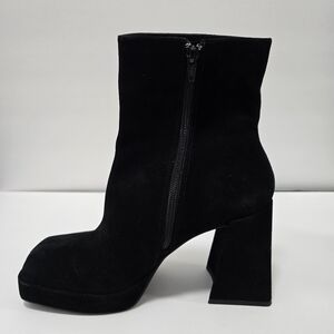 Gianni Bini Didier Suede Platform Heel Botties Black Size 9.